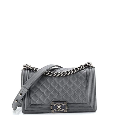 Bolsa Chanel Boy Flap acolchoada pele de cordeiro antiga média - Imagem 1 de 4