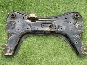 NISSAN NOTE 1.6 2004/08 AUTOMATIC DRIVER FRONT SUBFRAME - Picture 1 of 2