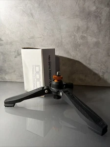 Stabilizzatore Piedi Monopiede 3 Gambe Thing DOCZ2 e Treppiede da Tavolo (Grigio/Nero) - Foto 1 di 5