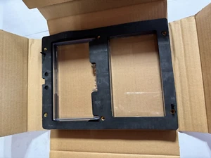 Thermo King Bezel Assembly 919303TKA - Picture 1 of 4