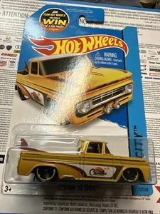 Squarebody Surf Patrol Custom '62 Chevy Truck gelb 2015 Hot Wheels mit Surfboard - Bild 1 von 11