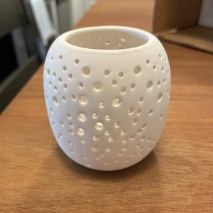 West Elm durchbohrt Sternbild Porzellan Hurricane oder Kerzenhalter 3" (7046246) - Bild 1 von 5