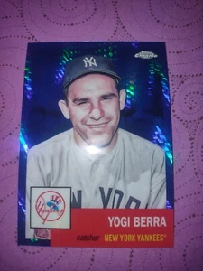 2022 Topps Chrome Platinum Anniversary Yogi Berra Blue Prism Refractor Sp #8 NY - Picture 1 of 4