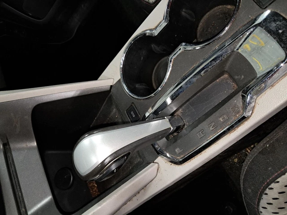2013 Chevrolet Equinox Shifter Handle FWD 2.40L Used 136K Miles OEM - Image 1 of 4