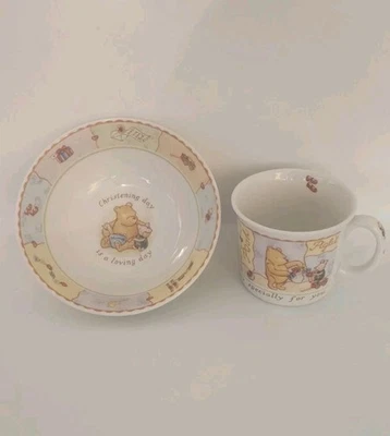 JUEGO DE 2 PIEZAS TAZA Y CUENCO DE BAUTIZO ROYAL DOULTON WINNIE THE POOH  Foto 1 de 4