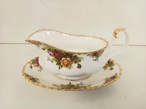 Royal Albert Old Country Roses Gravy Boat & Saucer - Picture 1 of 10