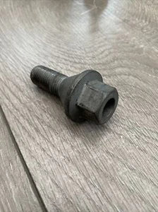 Wheel Bolt for Renault Opel Vauxhall Nissan:VIVARO,TRAFIC II 2,MASTER III 3 - Picture 1 of 3