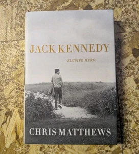 Nachrichten CHRIS MATTHEWS JACK KENNEDY schwer fassbarer Held 2011 1. Ausgabe Buch HARD BALL - Bild 1 von 3