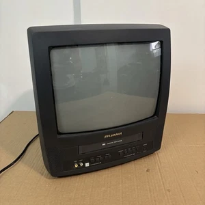 Sylvania SRC2213E 13” TV VCR Combo Retro Gamer VHS⚠️for repair⚠️ - Picture 1 of 20