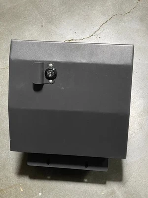 caixa de luvas abobadadas de metal usada preta 07-17 para trava Jeep Wrangler não funciona - Imagem 1 de 4