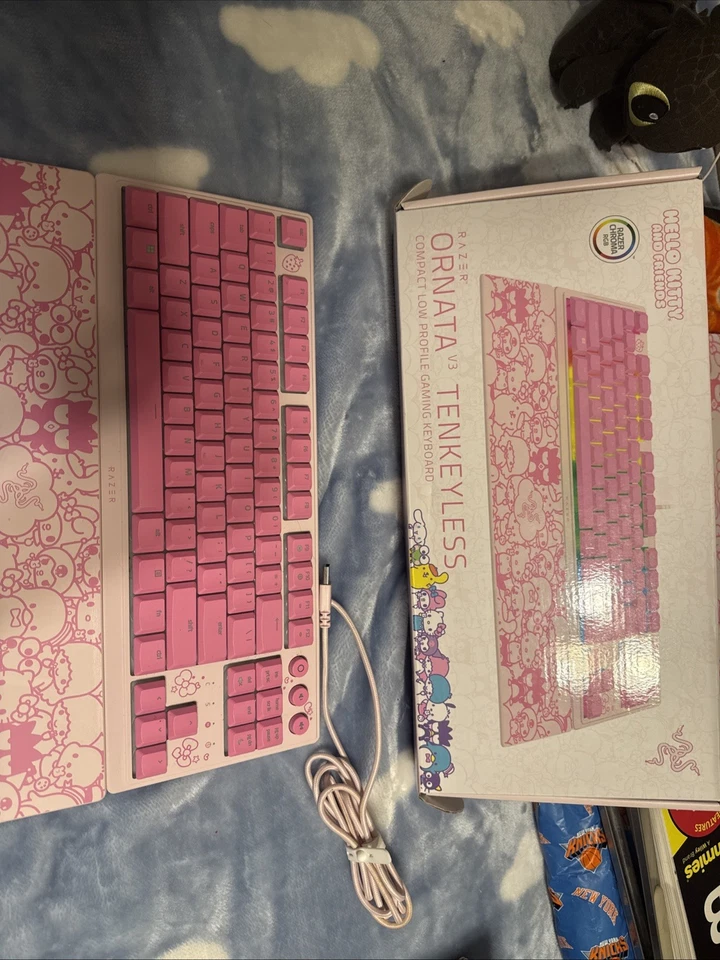Razer Ornata V3 Tenkeyless - Edición Hello Kitty and Friends Foto 1 de 4