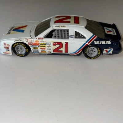 Buddy Baker #21 Valvoline 1983 Thunderbird 1/24 Diecast Revell Loose - Image 1 of 4