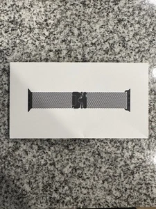 Authentic Apple Watch Ultra 2 Black Titanium Milanese Loop Band SMALL MXKF3AM/A - Zdjęcie 1 z 2