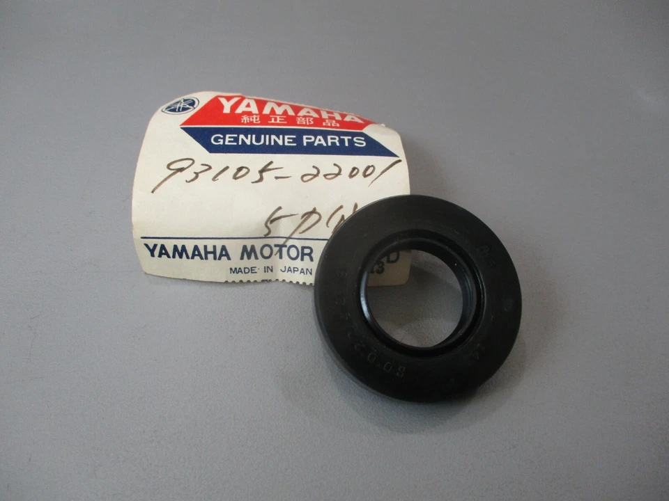 Sello de aceite para rueda delantera Yamaha YD3 93105-22001 NUEVO DE STOCK Foto 1 de 1
