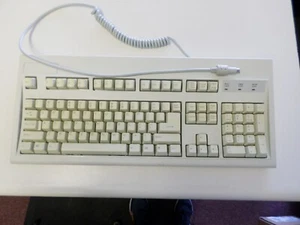 Vintage KeyTronic E03601 Clicky Mechanical Keyboard E03601QL-C Retro White E11 - Picture 1 of 6
