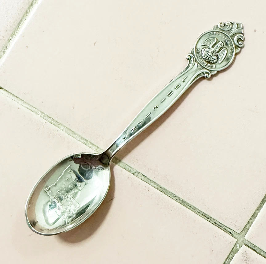 Vintage Sterling Silver Souvenir Spoon State Louisiana Marthinsen Norway Justice — 第 1/4 张图片
