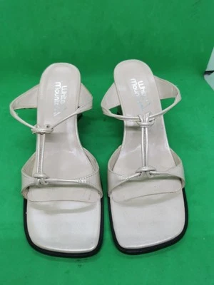 White Mountain Women's Heel Leather Cream sandals Size 7 - Image 1 of 4