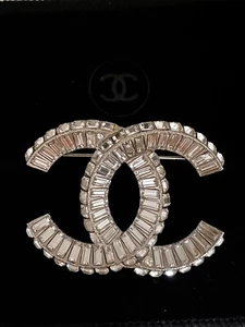 CHANEL Authentic Classic All Crystal CC Logo Brooch Pin Silver Tone - Picture 1 of 9