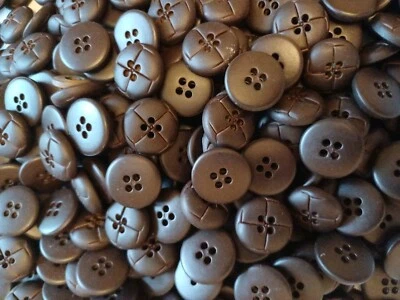 20mm 32L x 12 Chocolate Brown Leather EFFECT 4 Hole GQ COAT Buttons + Free Gift - Image 1 of 2