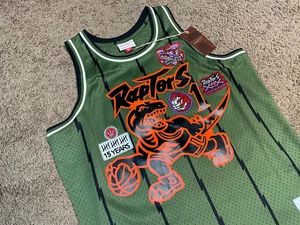 Toronto Raptors Tracy McGrady Mitchell & Ness Flight Swingman 1998 Men's Jersey - Picture 1 of 9