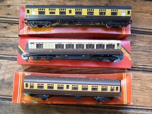 LOT 3 X VINTAGE HORNBY PASSENGER CARRIAGES COACHES BOXED OO GAUGE GOOD CONDITION - Picture 1 of 5