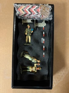 KING & COUNTRY : CHECK POINT (AK017) - World War II Collectible - RARE ! IN BOX - Picture 1 of 4