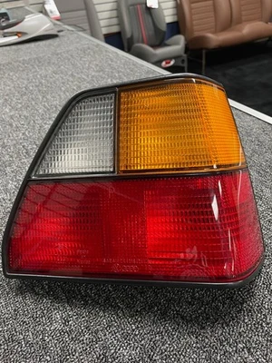 Conjunto de lanterna traseira 175 945 096 original VW Volkswagen Golf 1985-1992 - Imagem 1 de 4