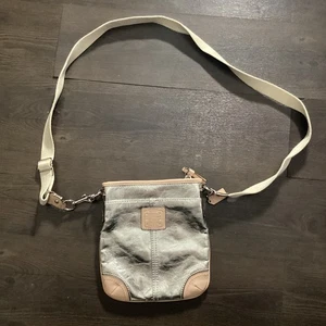 Pre-Owned Coach Silver Crossbody Crossbody - Picture 1 of 6