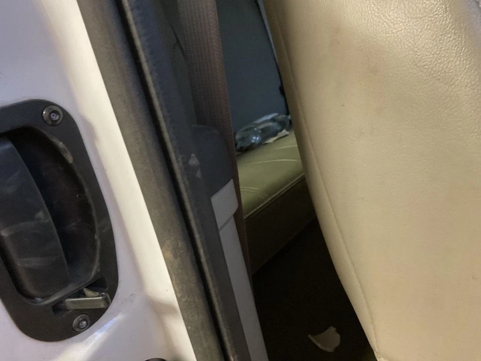 Seat Belt Front Bench Seat 1 Piece Fits 08-10 FORD F250SD PICKUP 5006416 - Imagem 1 de 1