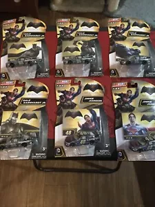 Set 6 auto 1/64 Dale Jr Jimmie Johnson Nascar autentiche Batman V Superman. - Foto 1 di 8
