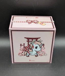 Tokidoki China Exclusive Sakura Crane 5” figurina in vinile nuova sigillata - Foto 1 di 6