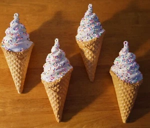 Große Eis Waffel Kegel Ornamente Streusel Weihnachten Urlaub Küche Deko - Bild 1 von 11