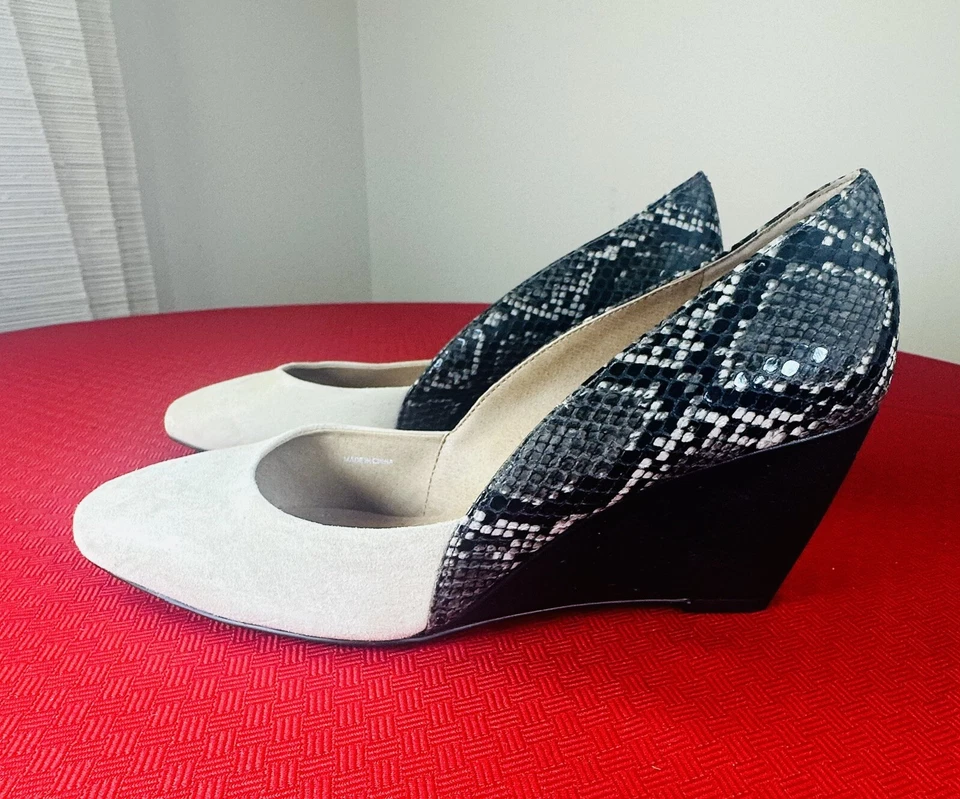 Tacones de cuña Tahari Taupe negros desnudos ColorBlock suecos piel de serpiente 8,5 W Foto 1 de 4