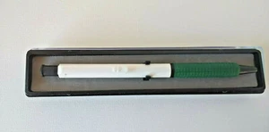 Bolígrafo vintage Papermate DYNOGRIP blanco y verde retráctil y NO RECARGABLE. - Imagen 1 de 3