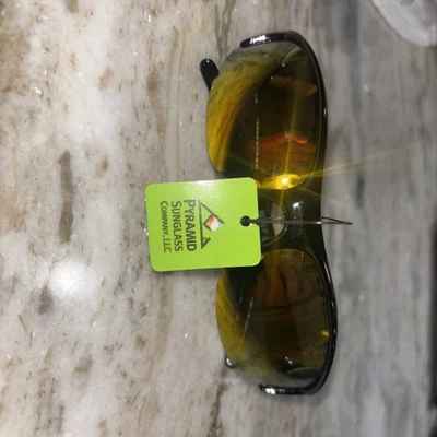 Gafas de sol piramidales marco negro lentes espejadas amarillas unisex 100 % protección UV nuevas Foto 1 de 4