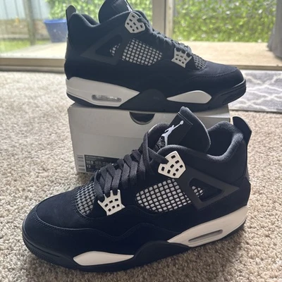 Nike Air Jordan 4 Retro Negro Blanco Thunder Talla Hombre’s 10.5 Nuevo en Caja ¡¡Nunca usado!!! Foto 1 de 4
