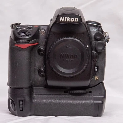 Nikon D700 12.1 MP Camera with battery grip - Black (Body Only) - Image 1 of 4
