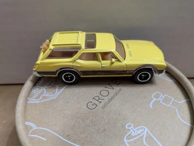 1971 OLDSMOBILE VISTA CRUISER YELLOW ONLY CAME IN A MULTI PACK  MINT CONDITION  - Image 1 of 3