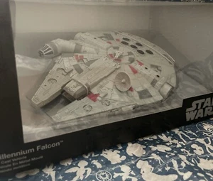 Disney's Star Wars Millennium Falcon Die-Cast Vehicle NEW - Picture 1 of 3