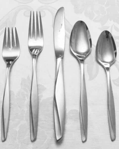 INTERNATIONAL YOUTH 5 Piece Place Setting NEW NEVER USED - Picture 1 of 7