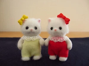 Sylvanian Families Baby Persian Cats Famous Twins Sisters RARE Limited - Picture 1 of 8