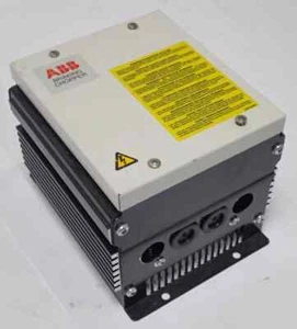 ABB NBRA-633 BRAKING CHOPPER Un 690V Rmin 22Ω Ton/Toff 1MIN/9MIN Irsm 30A - Foto 1 di 10