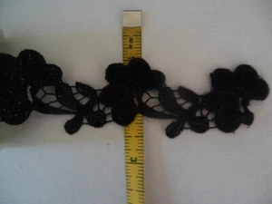 2 yardas flores negras/encaje 1,75", NUEVO fuera del carrete - Imagen 1 de 1