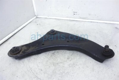 Brazo de control inferior del pasajero delantero Nissan Juke 2011-2017 54500-1Ka1b Foto 1 de 4