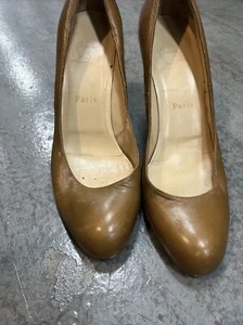 CHRISTIAN LOUBOUTIN Decollete nude leather pumps heels Euro sz39 - Picture 1 of 11