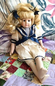 Schüchterne GERTIE, Haunted Porzellan Puppe Mädchen im Matrosenkleid, Bashful Spirit Gefäß! - Bild 1 von 6