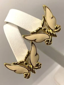 VINTAGE TRIFARI TM CREAM ENAMEL GOLD TONE BUTTERFLY PIERCED EARRINGS - Picture 1 of 7