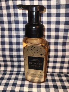 ALL NEW Into The Night Foaming Hand Soap 8.75 oz Bath & Body Works - Picture 1 of 1