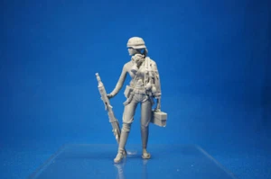 Resin Kit 471 1/24 German Women Anita in World War II - Picture 1 of 10