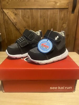 Blusa alta See Kai Run infantil masculina tamanho 4 Ryder HT FlexiRun preta e cinza - Imagem 1 de 3